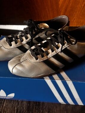 Adidas Tokyo Women's Silver and Black size 9.5